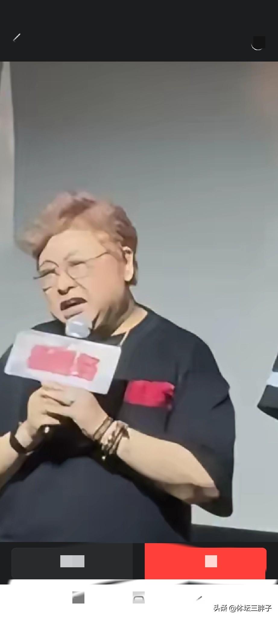 既然有人质疑，韩红从内蒙公益回来，是时候可以公开当年被哈佛大学录取的通知书了。我