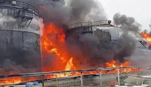 美国没想到，俄罗斯先下手为强，凌晨时刻，俄军不宣而战，炸死 8 名英美军官！ 