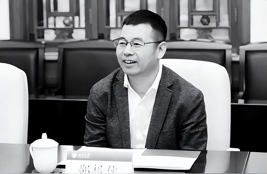 太意外了，走得太匆忙！北京老板倒在办公室，账上还有40亿没来得及变现。
 
这条