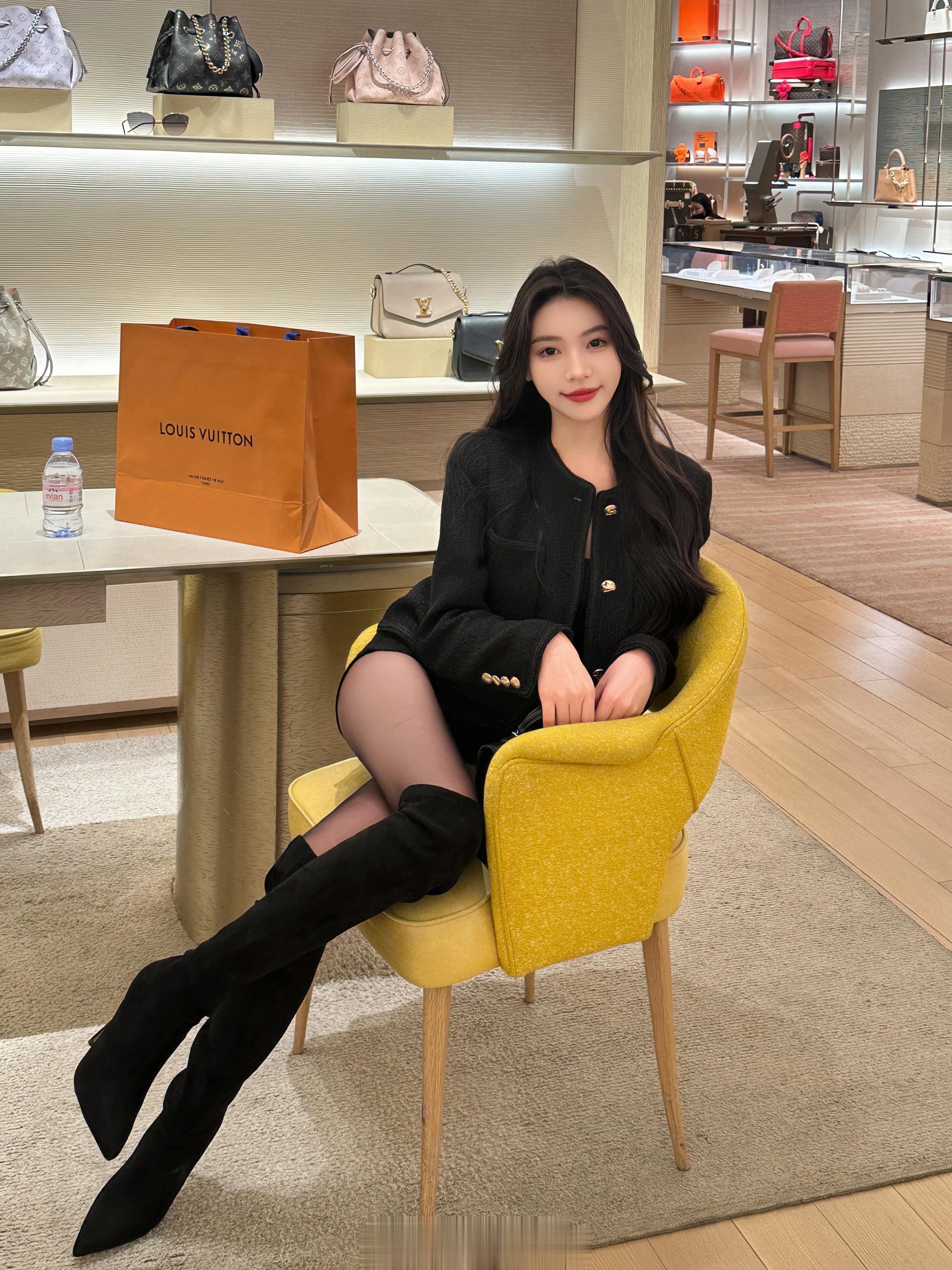 你是他喝酒以后会找的人 姐是他喝酒的原因  ​​​