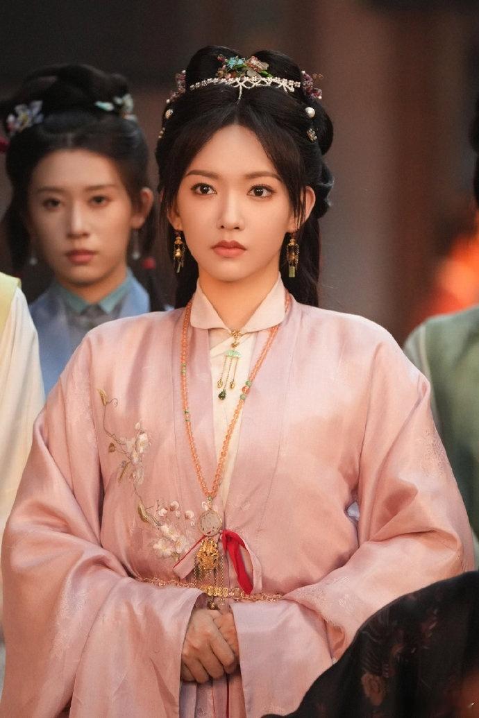 程潇 恶女味 程潇演活荣筠溪！冷飒怼人切换温柔茶媚，双面魅力直接封神！ 