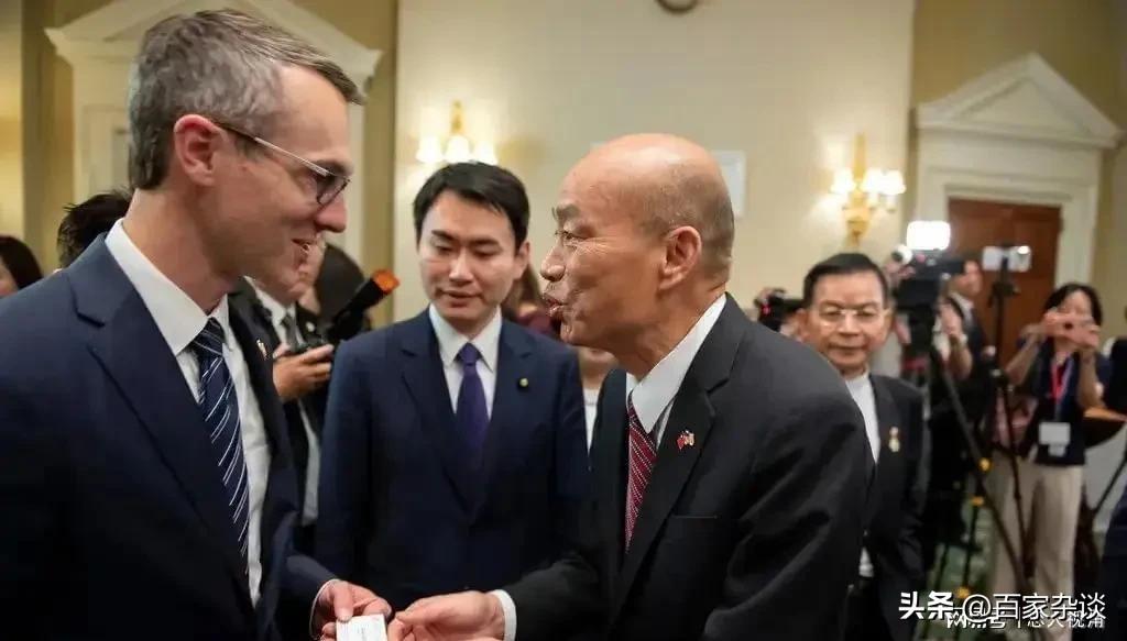 我建议制裁“台独”顽固分子清单，不能紧盯着那几个所谓民进党的“台独分子”，还要注