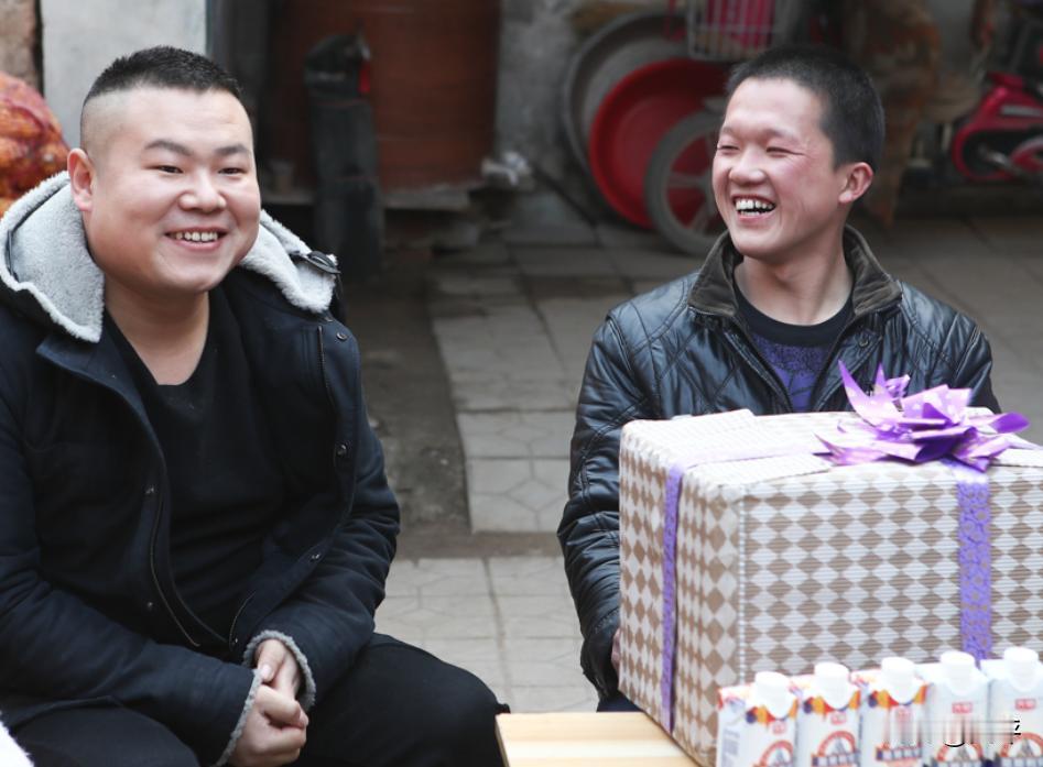 [微风]岳云鹏出名后，一个同学打电话问他借钱：“我妈住院了，能不能先借我5000