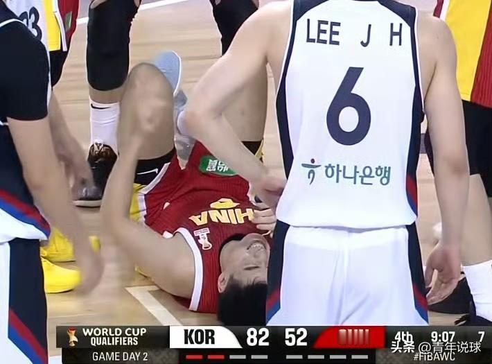 雪上加霜！程帅澎伤退！

第四节9分07秒，程帅澎在突破过程中不慎遭遇了脚踝扭伤