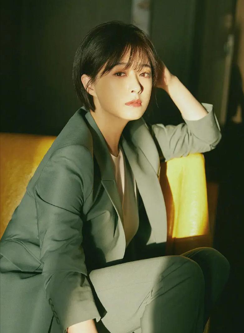 导演郑晓龙说，拍甄嬛传，蒋欣演的最好，她说的话，还是那些台词，可是那是发自内心的