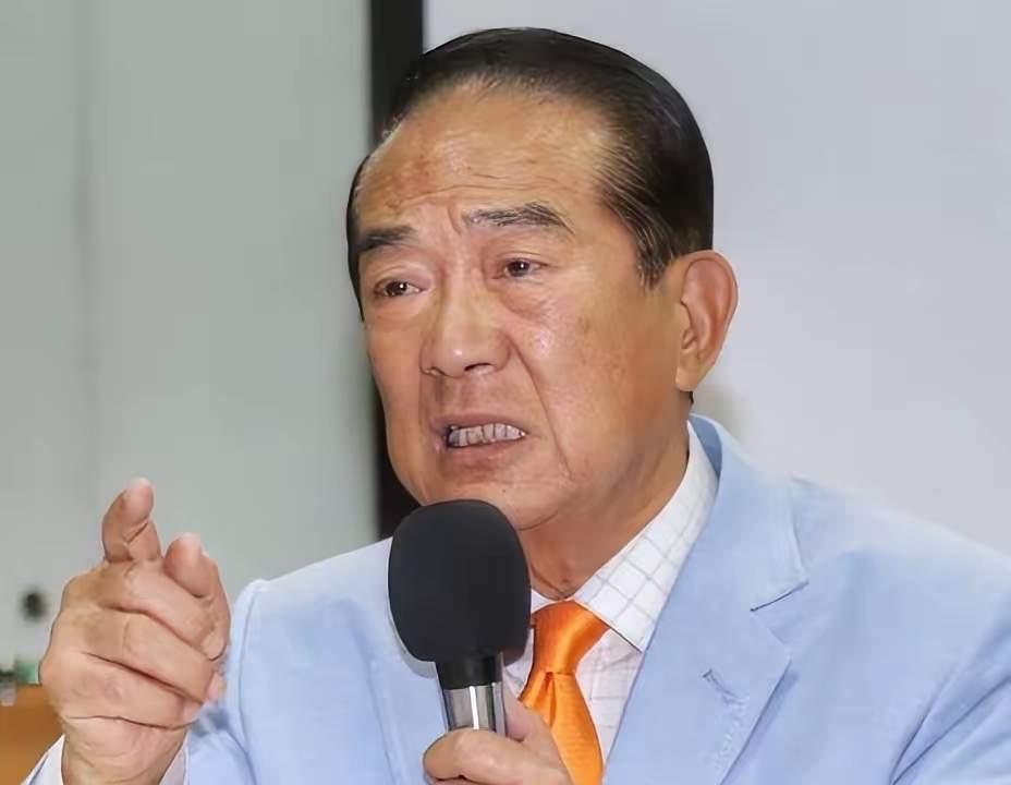 84岁的宋楚瑜最近在电视上拍了桌子，额角青筋都蹦得老高，吼得嗓门都劈了："两岸的