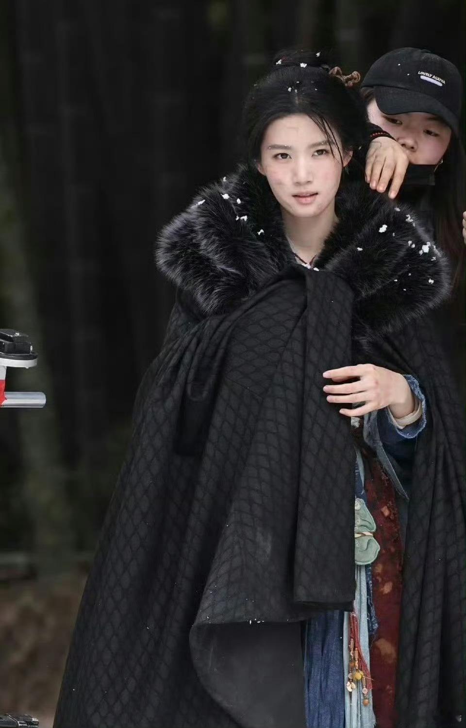 卢昱晓古装雪景路透脏脏包一枚 