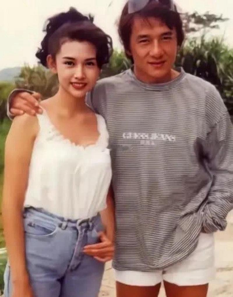 成龙和邱淑贞如果把裤子换一下是不是好看点？ 