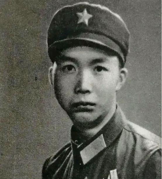 1979年，一个叫高华忠的士兵，接到了掩护全营撤退的死命令。战斗结束，任务完成，