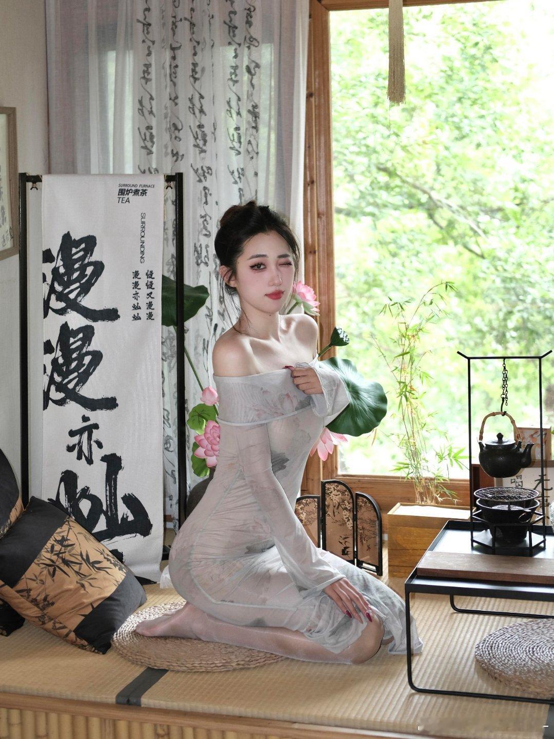 会发光的纯欲灰 ​​​