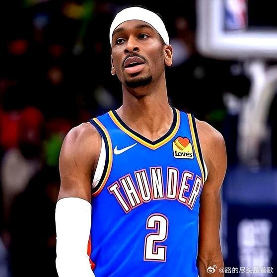 《亚历山大正式离队！雷霆面临挑战，NBA格局或将变动》你看雷霆这些年，说白了，亚