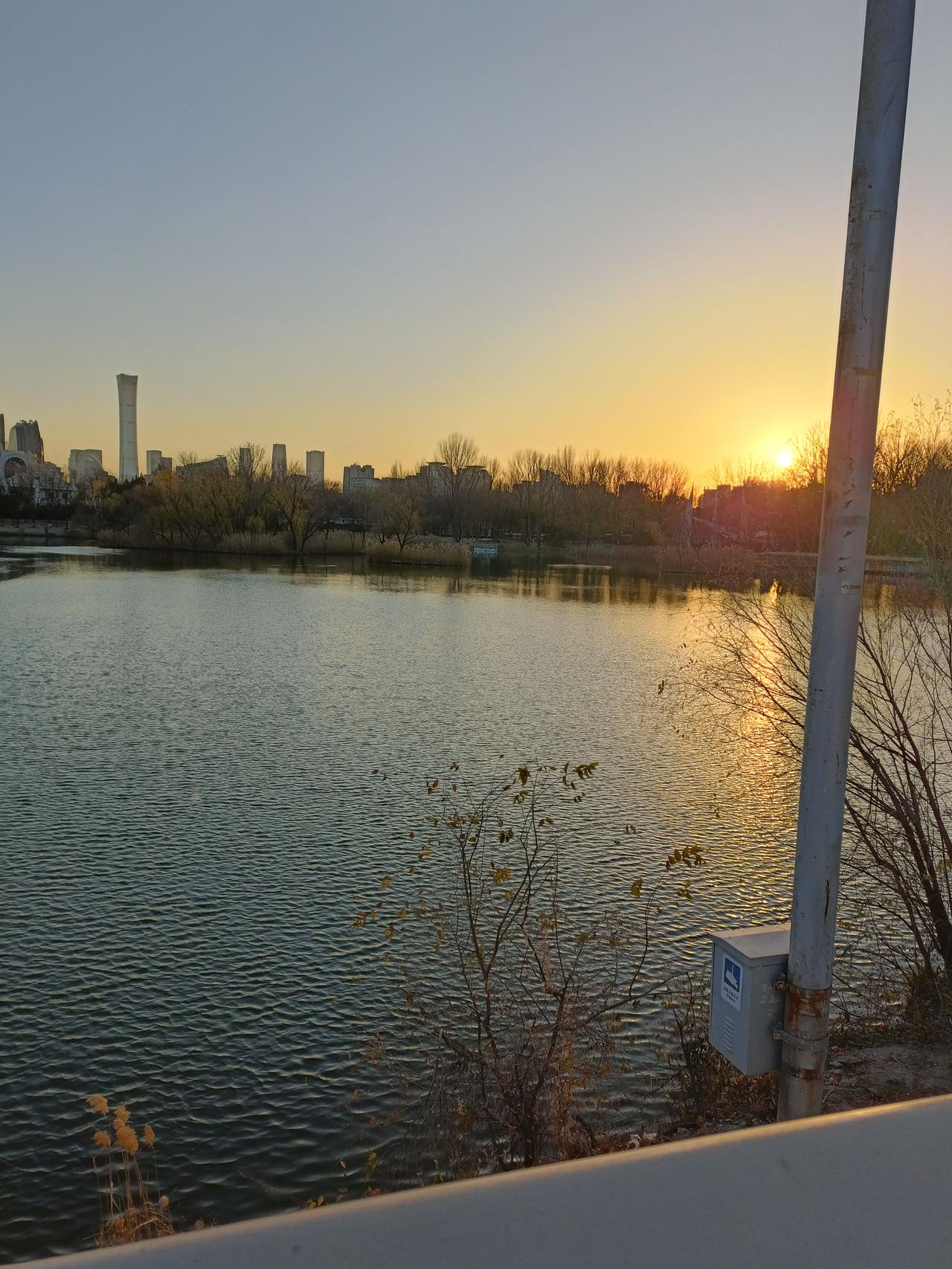 人到老年,应该看开哪些事情? 人到老年，真得看开不少事。首先别太逞强，咱就是普通