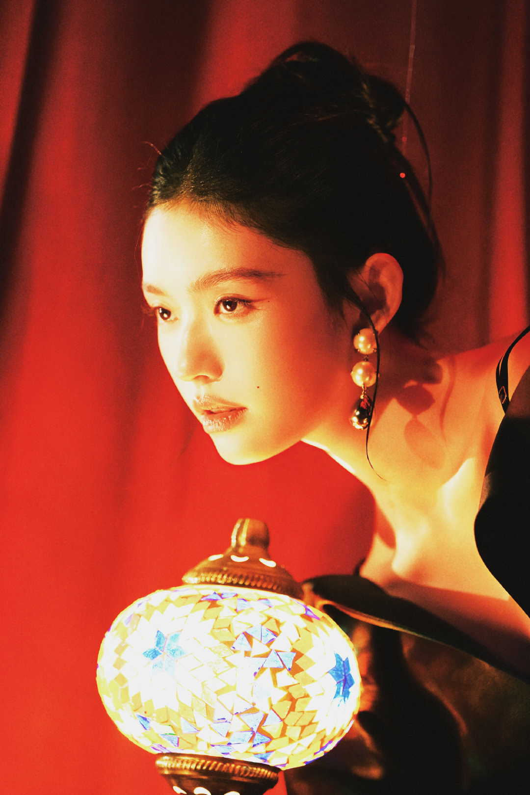 林允美人鱼大片梦回出道期林允30岁正好出道10年 从初见珊珊到现在，一晃就是十年