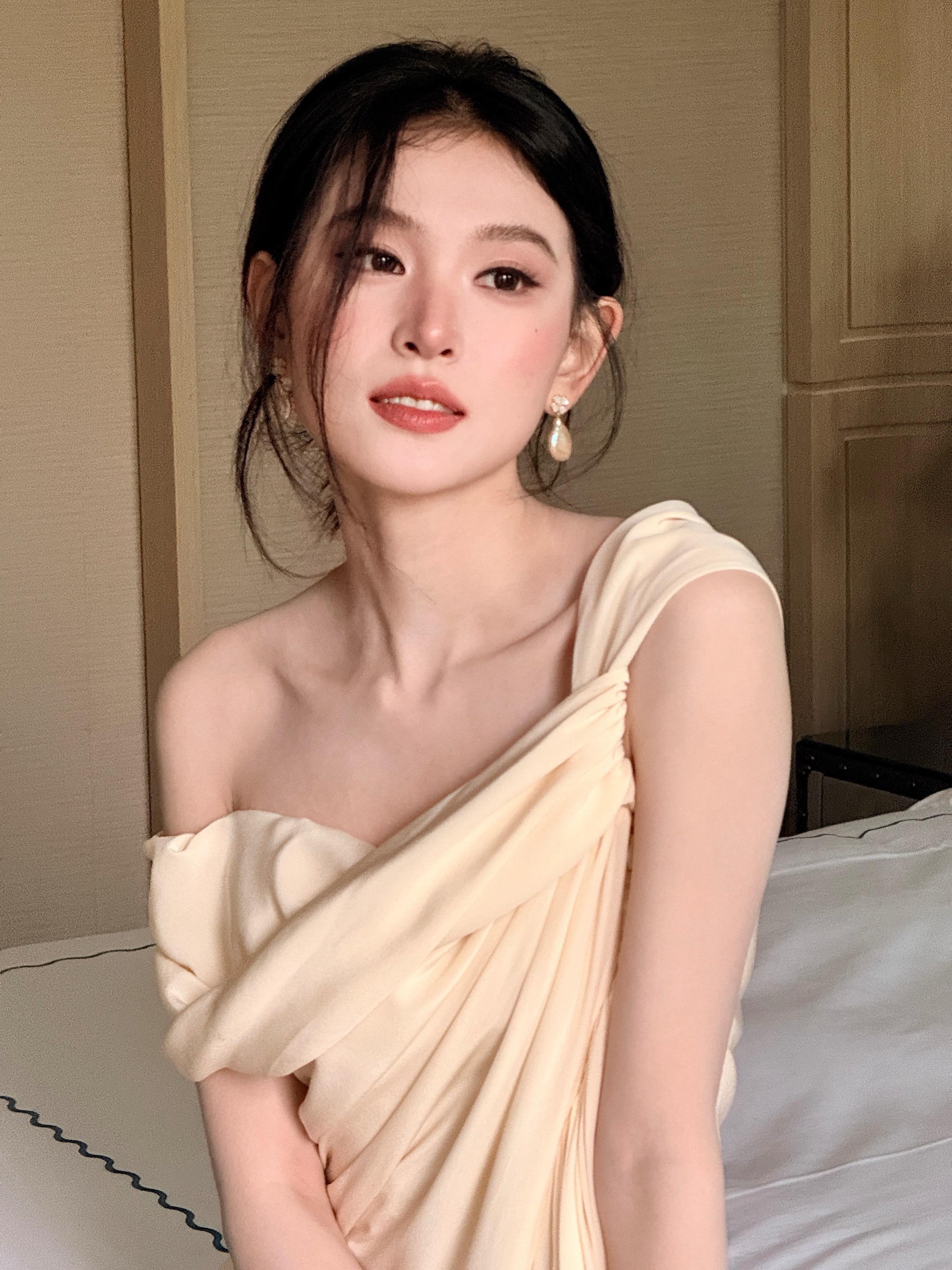 该怎么向你描述她