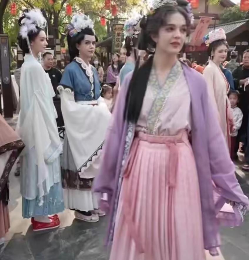 欧美热衷中国文化，日本为啥这么着急？解析背后的经济逻辑
 
日本外务省搞了个紧急