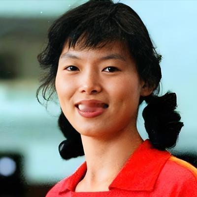 2013年，饱受重病折磨的女排名将陈招娣，生命已然走到尽头，弥留之际，她唤来丈夫