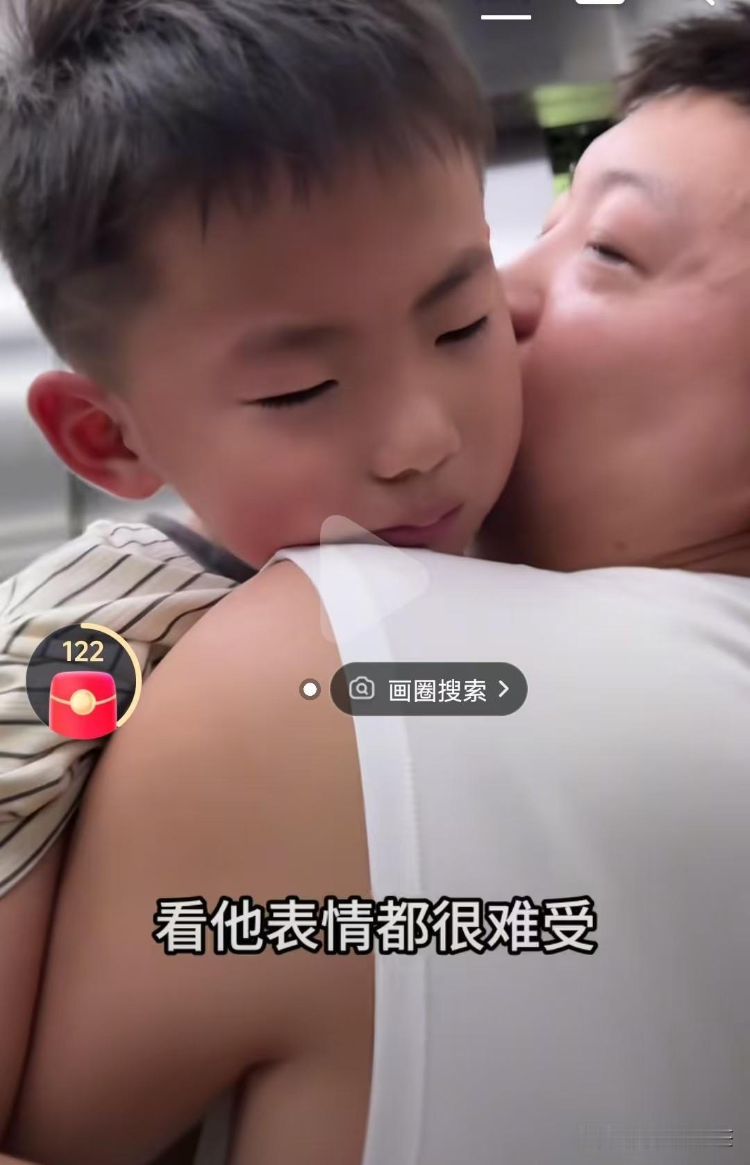 小夕哭了
       言言最近因为高烧肺炎住院了，看着小家伙难受的样子，小夕心