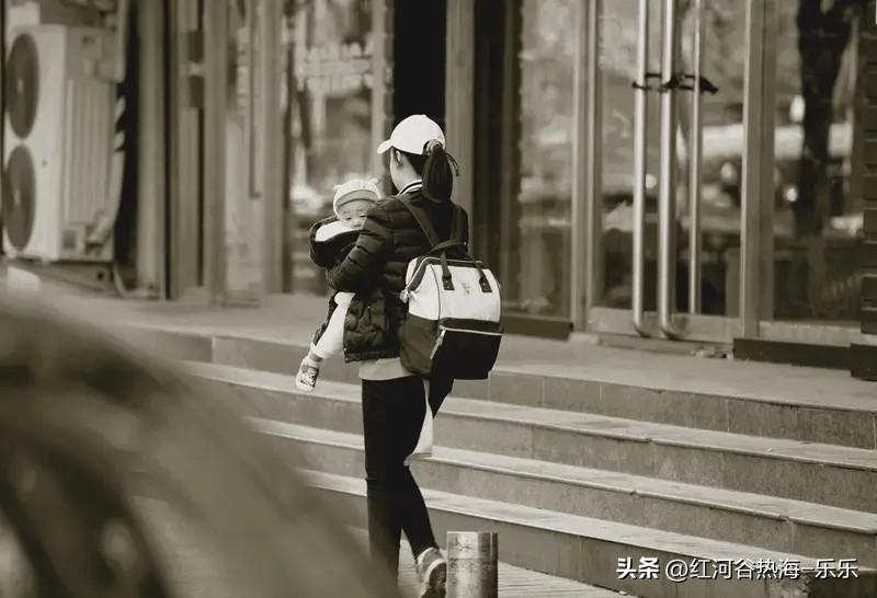 终于有人把带孩子的累说清楚了
这个博主只说了带孩子的累，但却没说带孩子的快乐感。