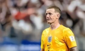 英格兰4-2胜克罗地亚，进攻端展现*战术流畅性*与*高位压迫*。但门将皮克福德在