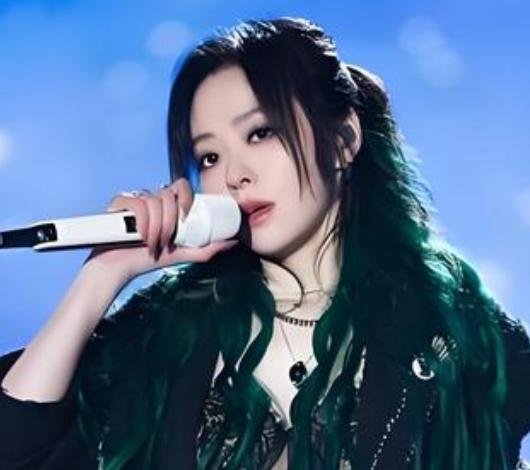 张靓颖通过长文分享自己的身体情况，让关心她的粉丝了解到近况。文中她提及对健康的重