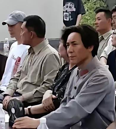 于和伟曾经饰演过林彪，感觉形象和气质还比较接近，除了比林彪高一些之外，总体还是让