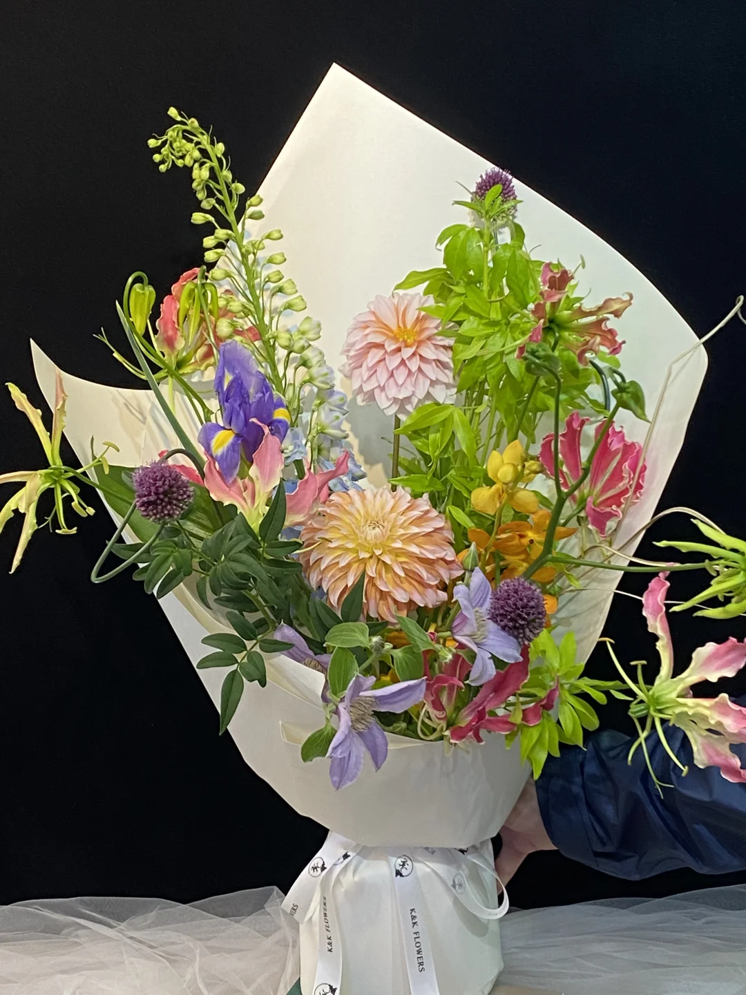谁家孩子送医生的花束这么用心选花啊