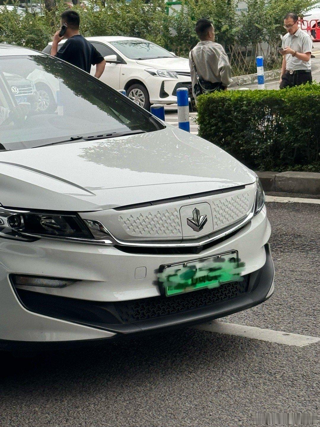 真是小小众品牌[偷笑]  ​​​