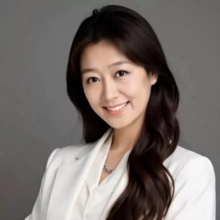 气质优雅的职场女性，自信微笑，散发魅力！职场气质女人 职场女性 精致职场女性 干