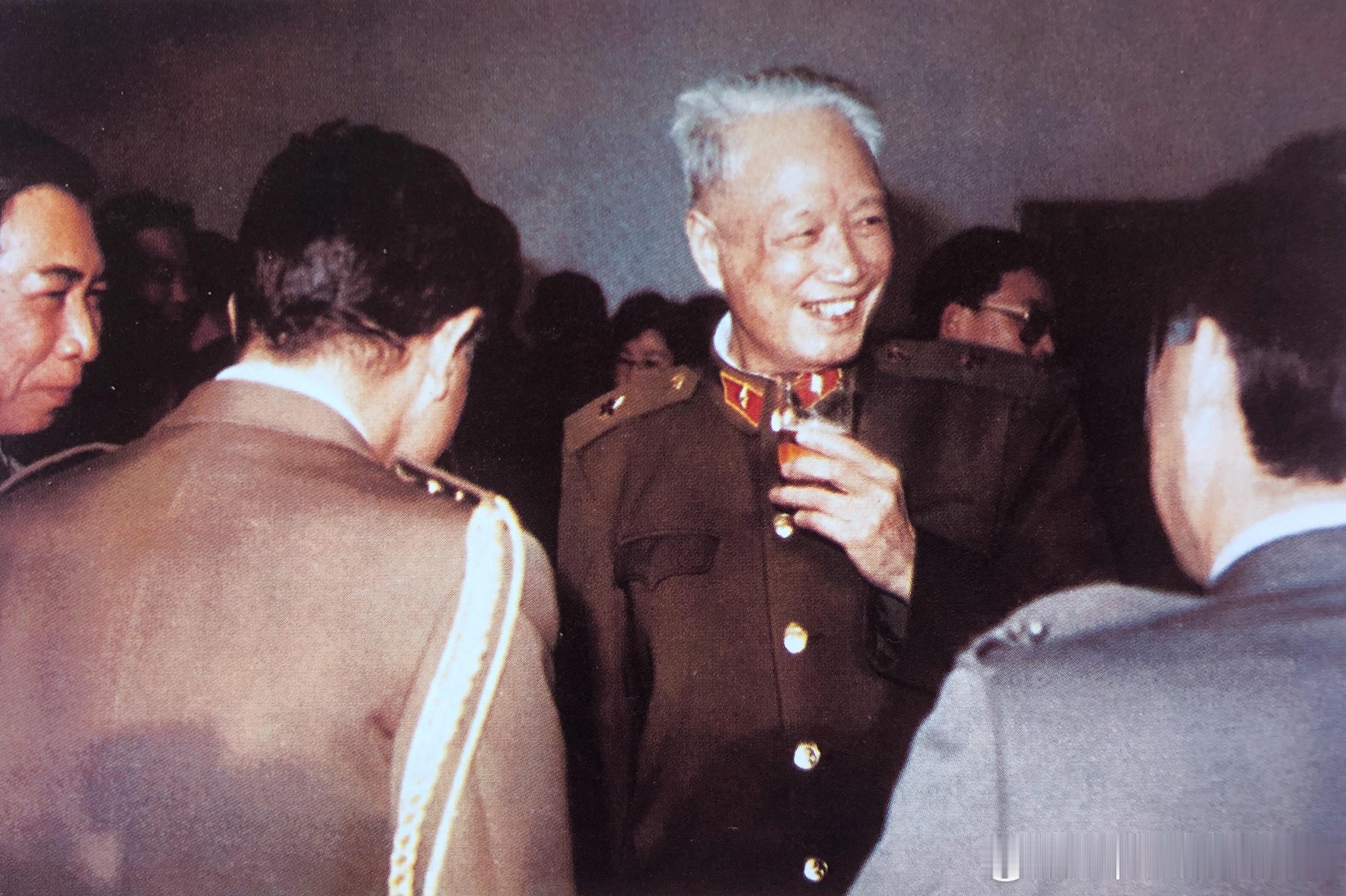 1986年1月国防大学举行驻华武官招待会军事历史全触达