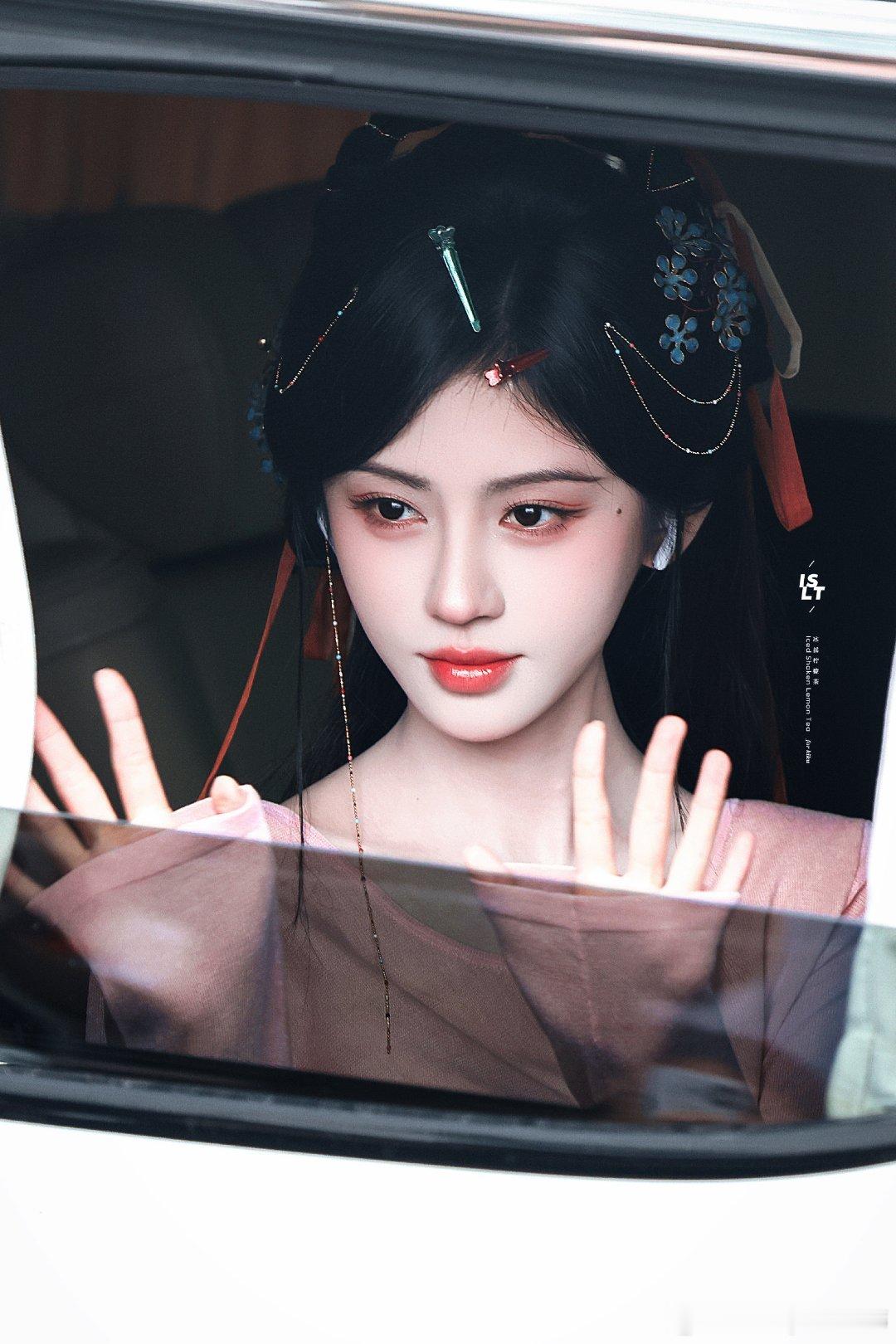 🍊💙鞠婧祎苏绿夏 🍊💙鞠婧祎  ♡ ⑅ +.追星 一种无解的爱.+ ⑅ 