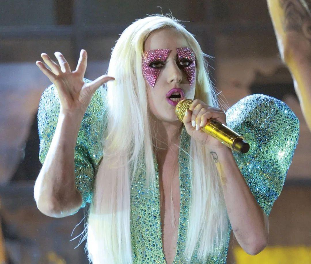 2012年的时候 Lady Gaga 的 Born This Way Ball 