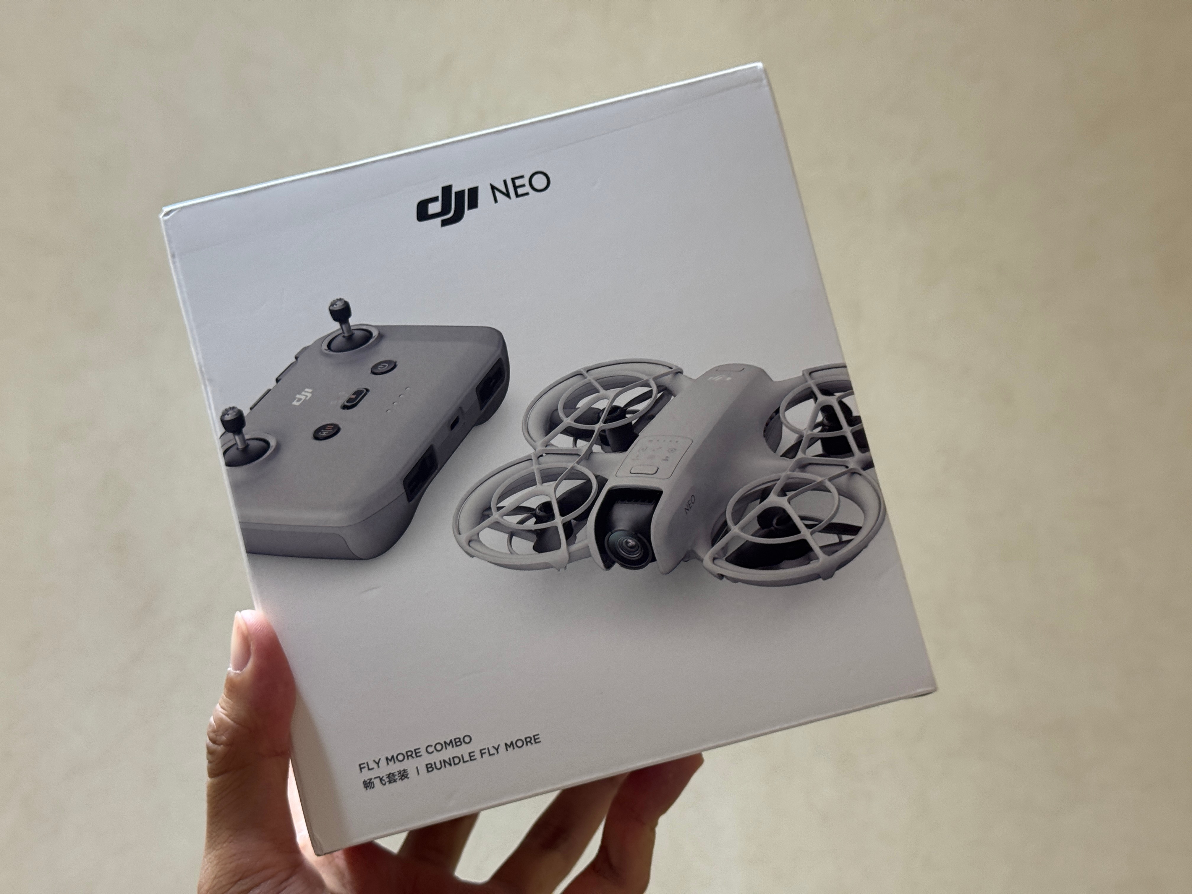 新玩具到了，DJI NEO，这个小玩意儿其实就是给喜欢拍Vlog的朋友，增加了一