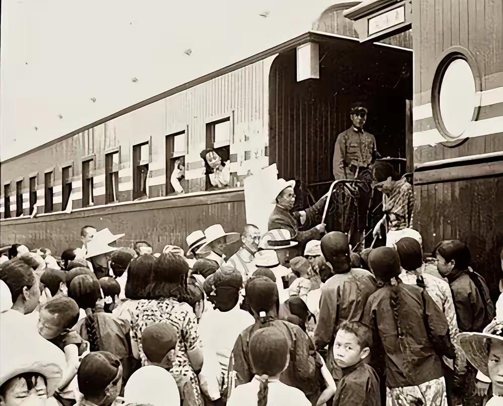 [微风]1943年，大汉奸刘儒明活埋了我方一侦察员，锄奸队几次想除掉他都没得手。