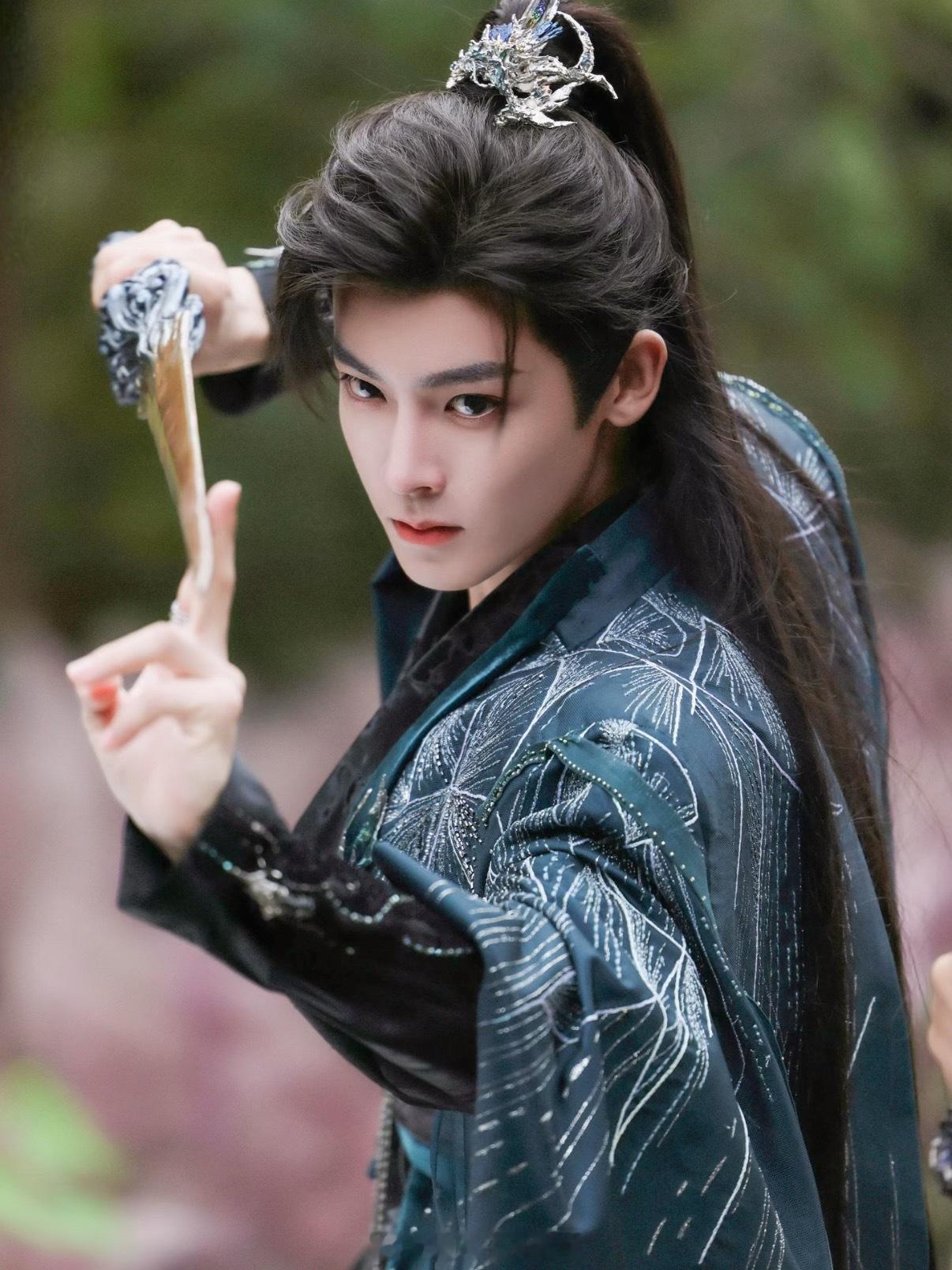 🍉有瓜主爆料《神仙肉》男主侯明昊，已签意向约要是真的那么就是虞书欣侯明昊第一次