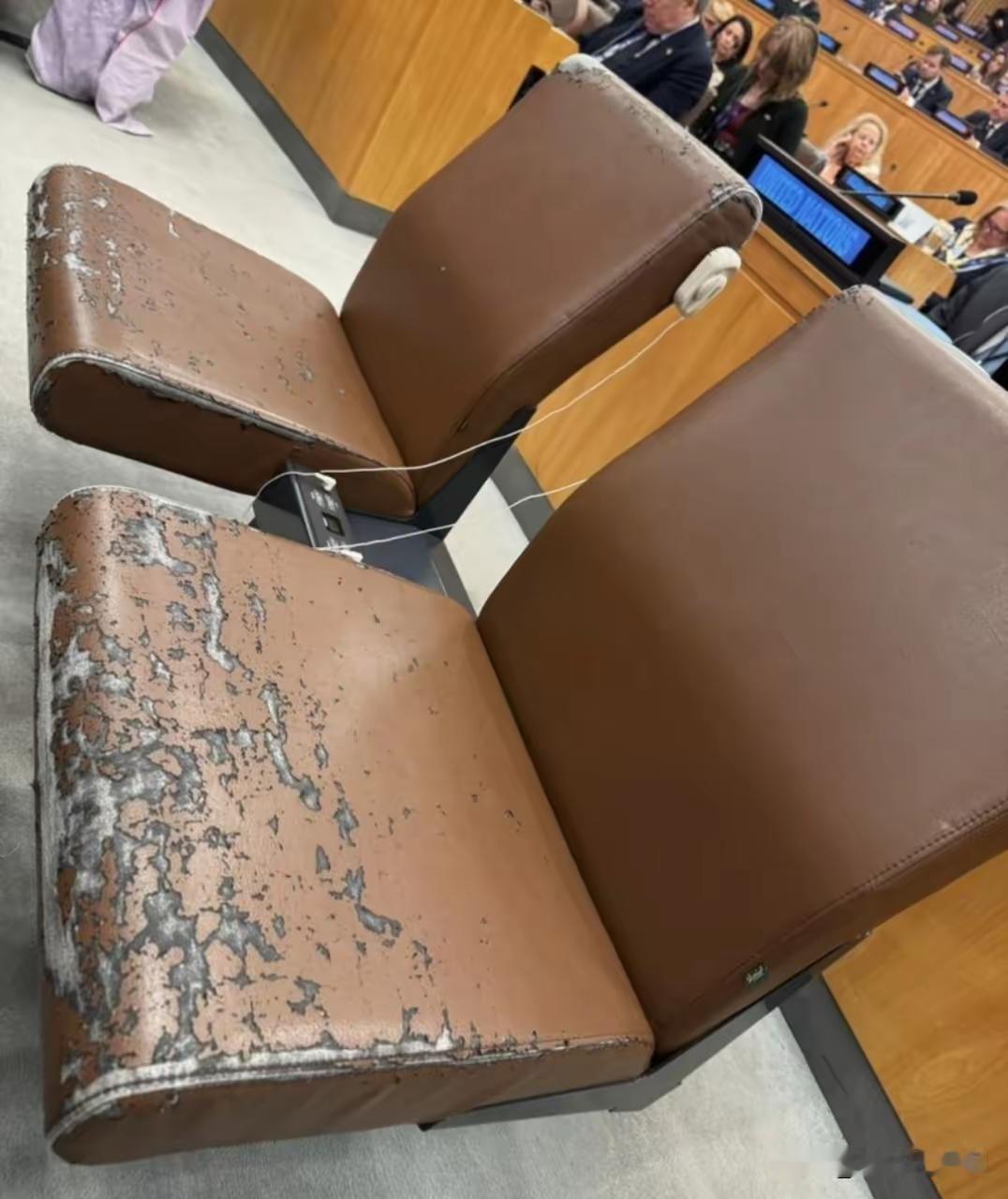 这是联合国总部椅子
艰苦朴素[灵光一闪]