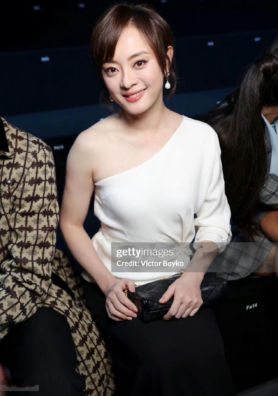 孙俪妆造正确娘娘真的太美了吧，依旧女王气质，好漂亮呀 ​​​