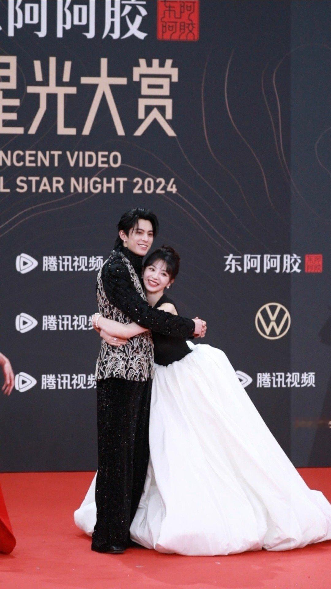 王鹤棣田曦薇拦腰抱  我们大奉赢很大！！！ 
