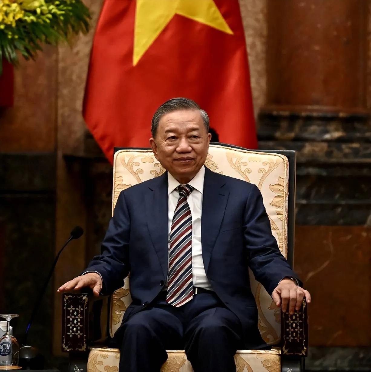 越南刚从美国回来，头一件事就是派人直奔中国。

9月20日至25日，苏林赴美国出