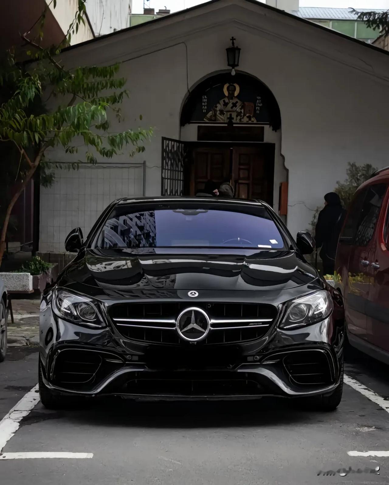 W213 E63s
最漂亮的一代“E Class”
不接受反驳