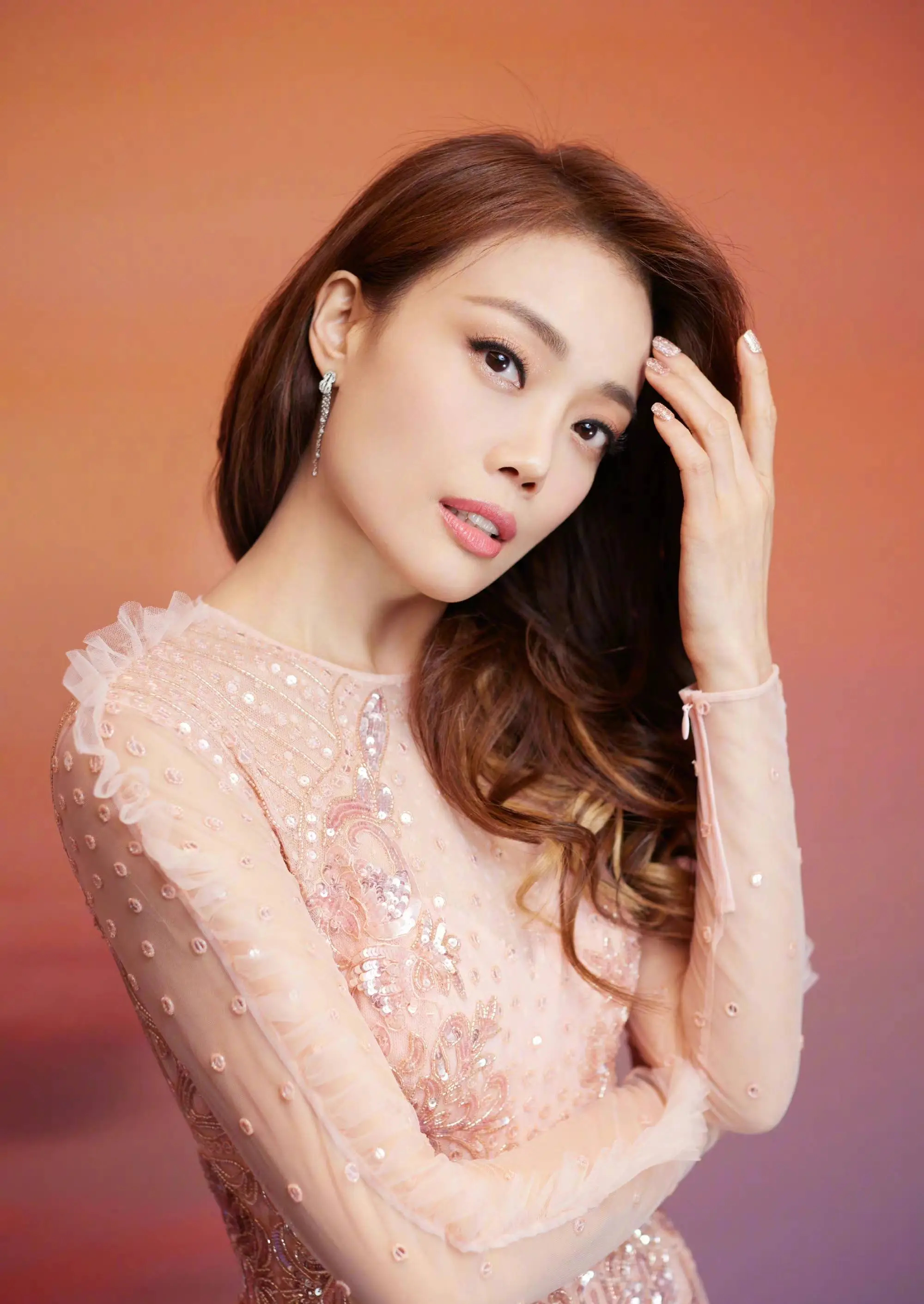 容祖儿谈阿sa男友优点 容祖儿近日受访时谈论对阿Sa男友的印象，Joey就盘点五