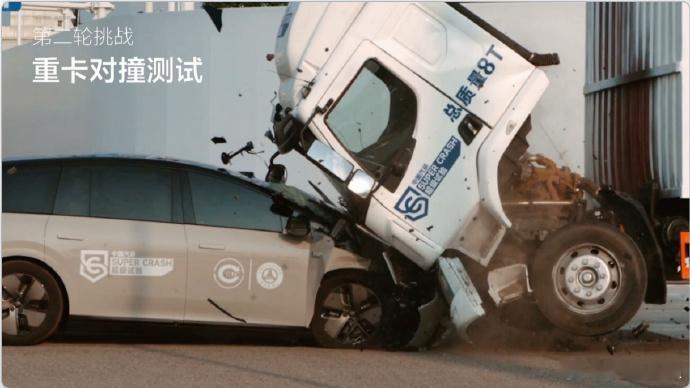斌子晚上睡觉是不是会突然笑醒？32万起步哈哈哈哈哈哈哈低配加冰箱高配加电视哈哈哈