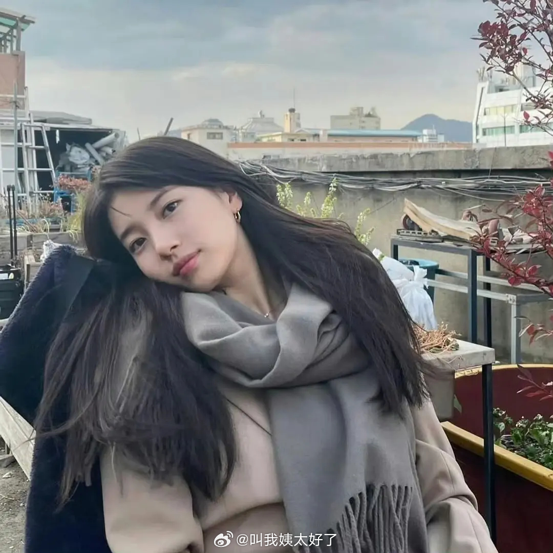 啊？卢昱晓和裴秀智？俩人像吗？