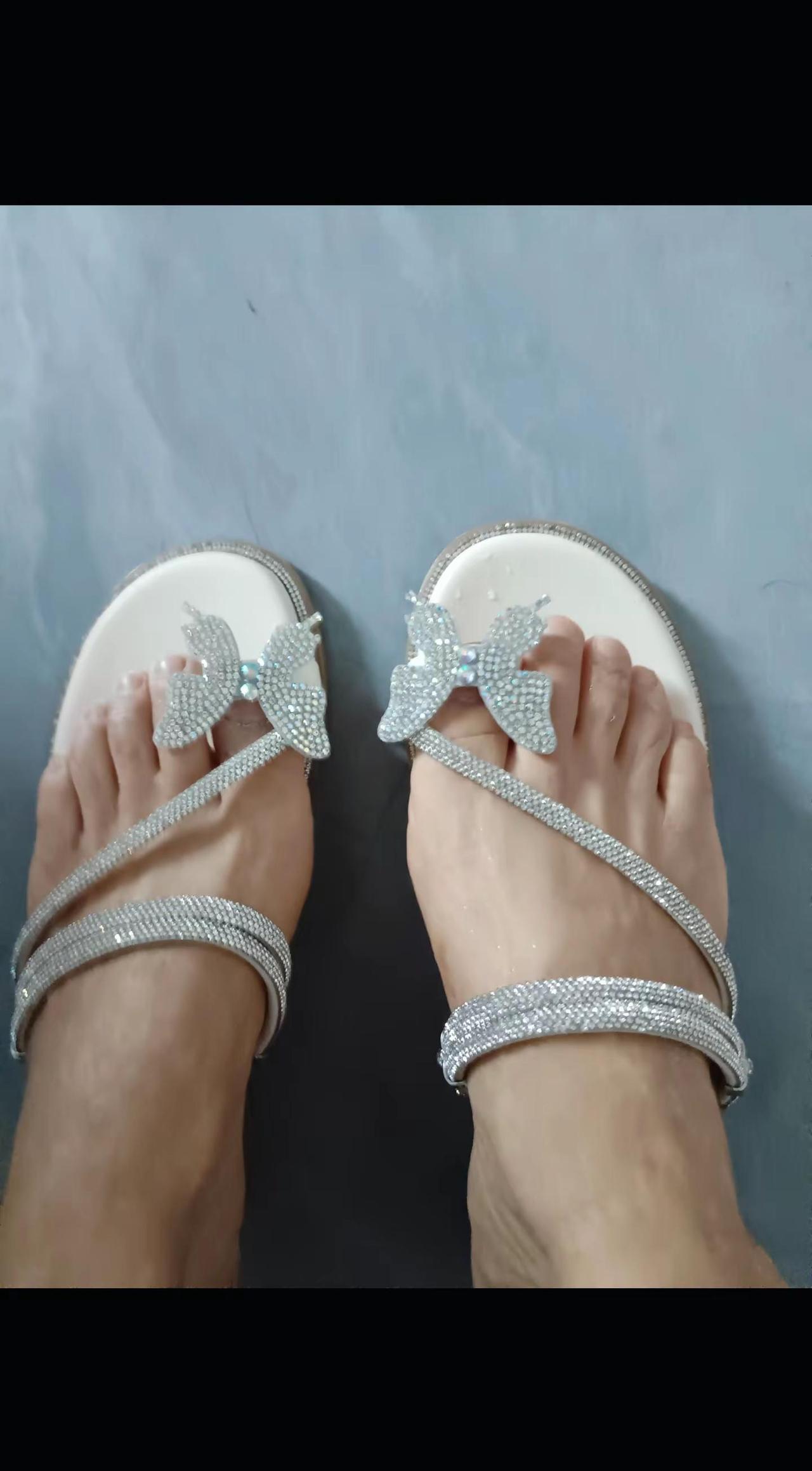 亮晶晶的鞋 闪钻凉鞋