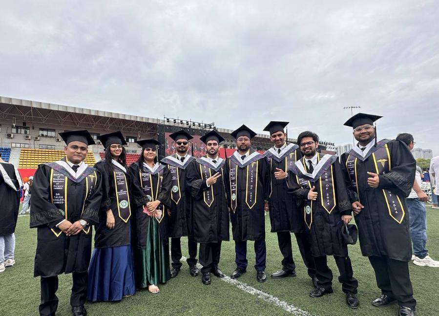 印度人黑人滞留中国，
千万不要一刀切！会失了风度！


签证过期的那个印度学生，