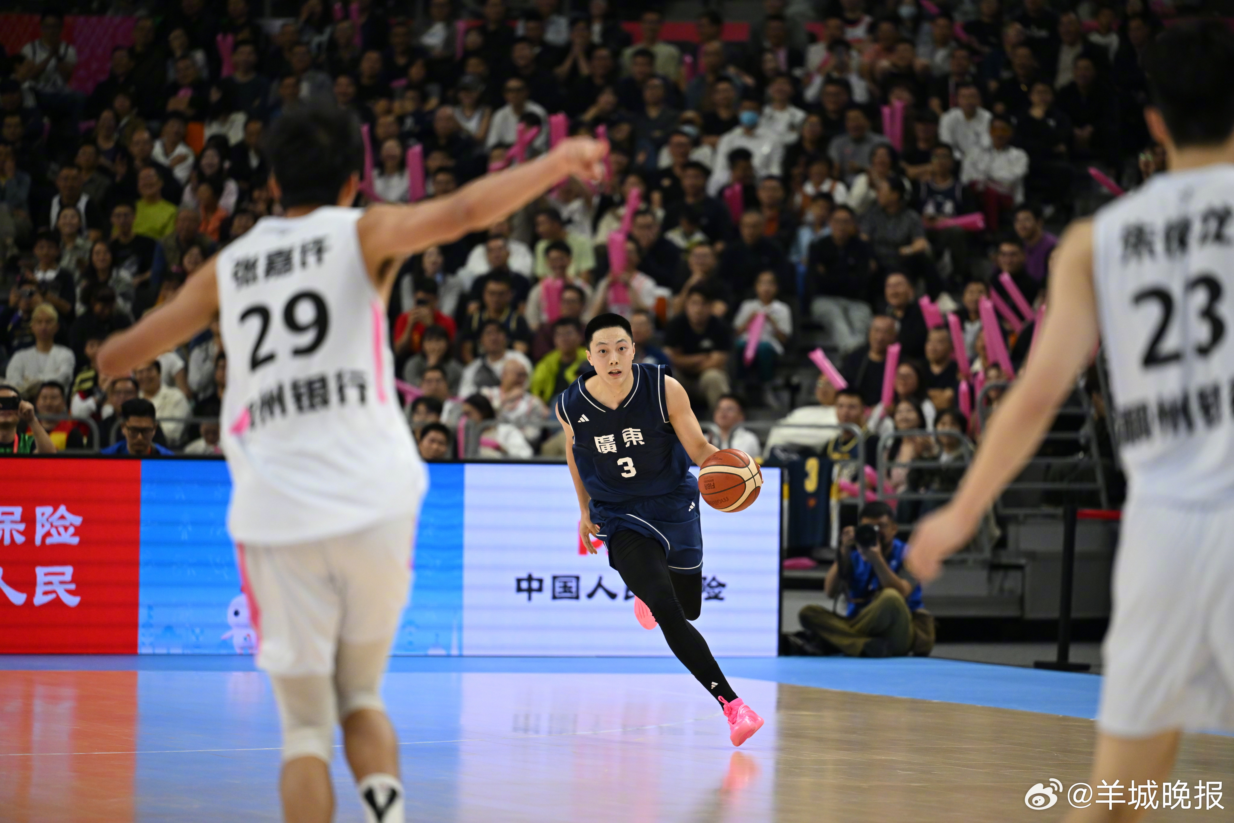 【时隔12年再夺全运会男篮成年组冠军】11月12日，十五运会男篮成年组决赛在东莞