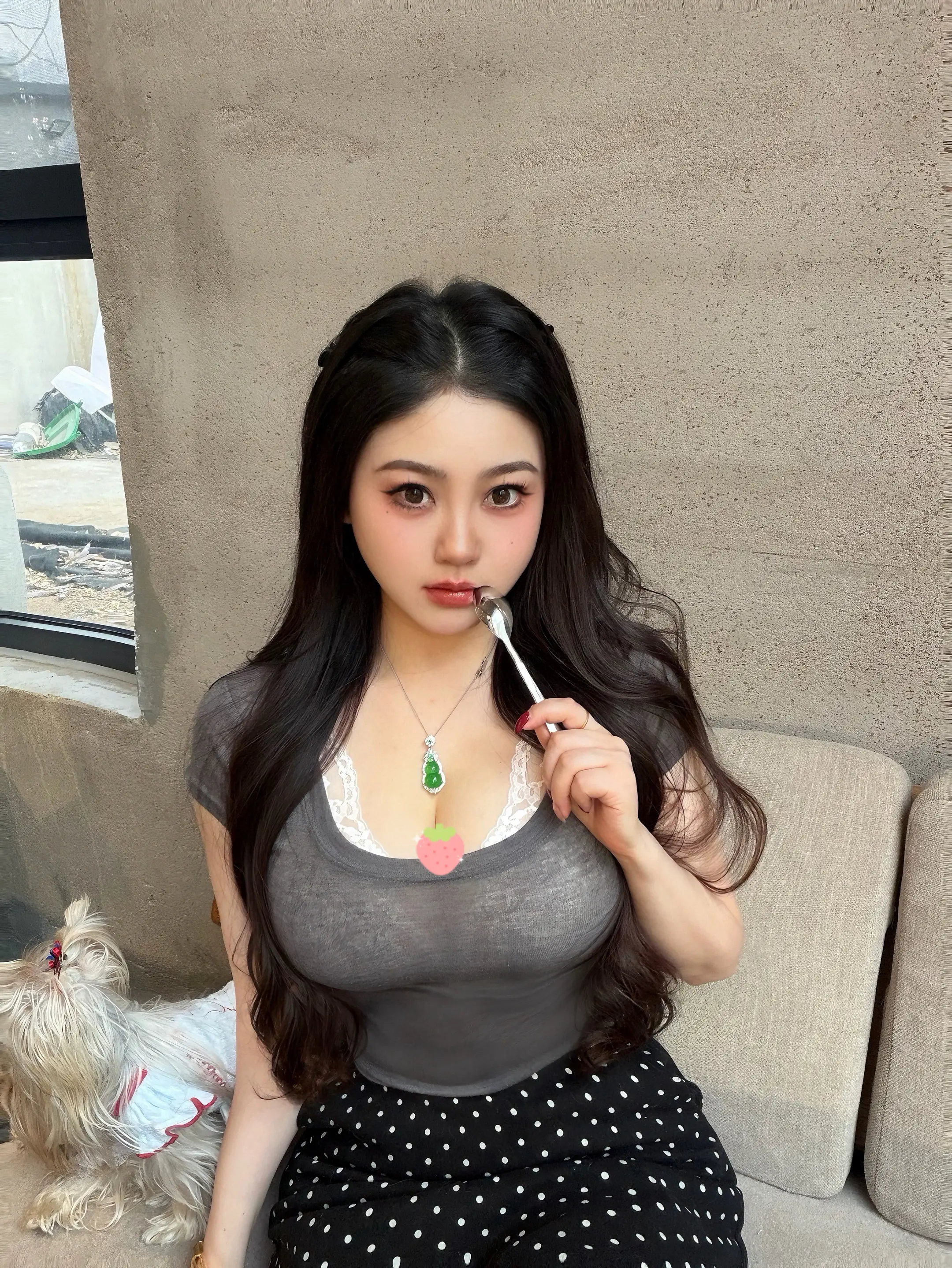 我的酒量是两杯威士忌酸和你叫我的名字。