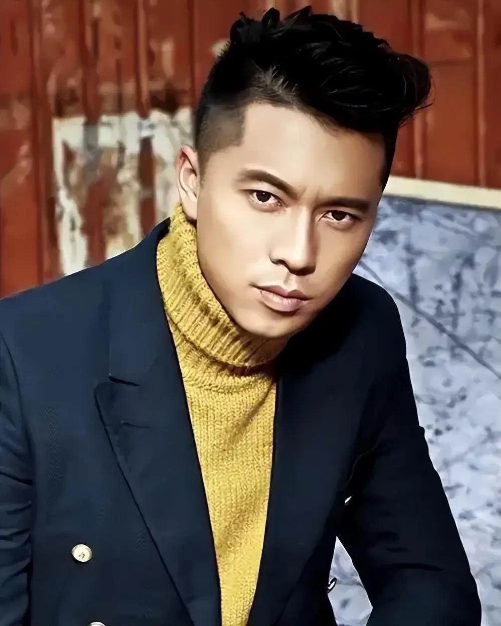 王雷啊王雷， 
听我一句劝吧， 
不要再演戏了，赶紧转行吧，专门做情绪调解员，这