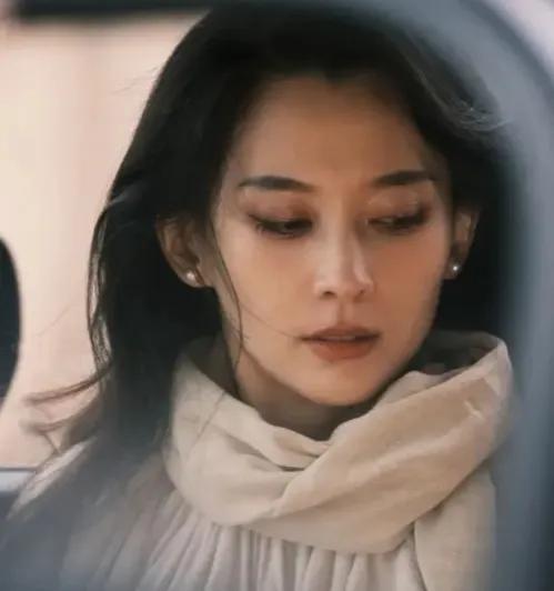记者问汪峰：“你爱过章子怡吗？”他答非所问：“无论男人女人，永远都不会轻易放弃深