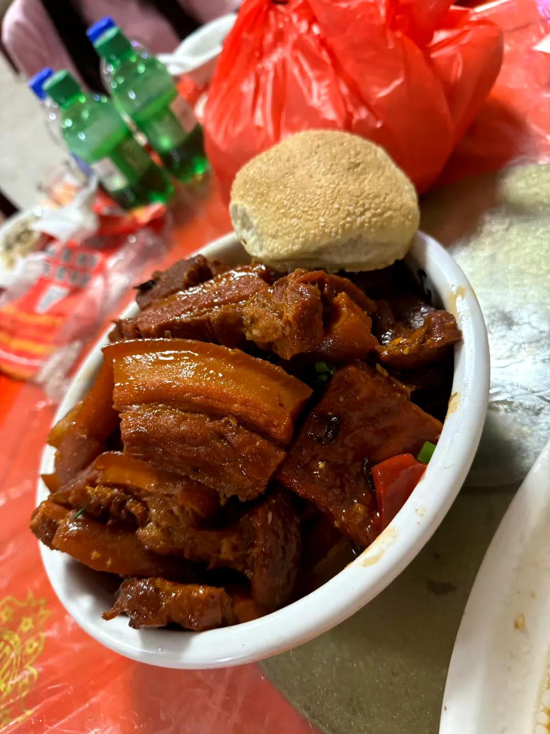 大肉虽好吃，但不可贪嘴呀。