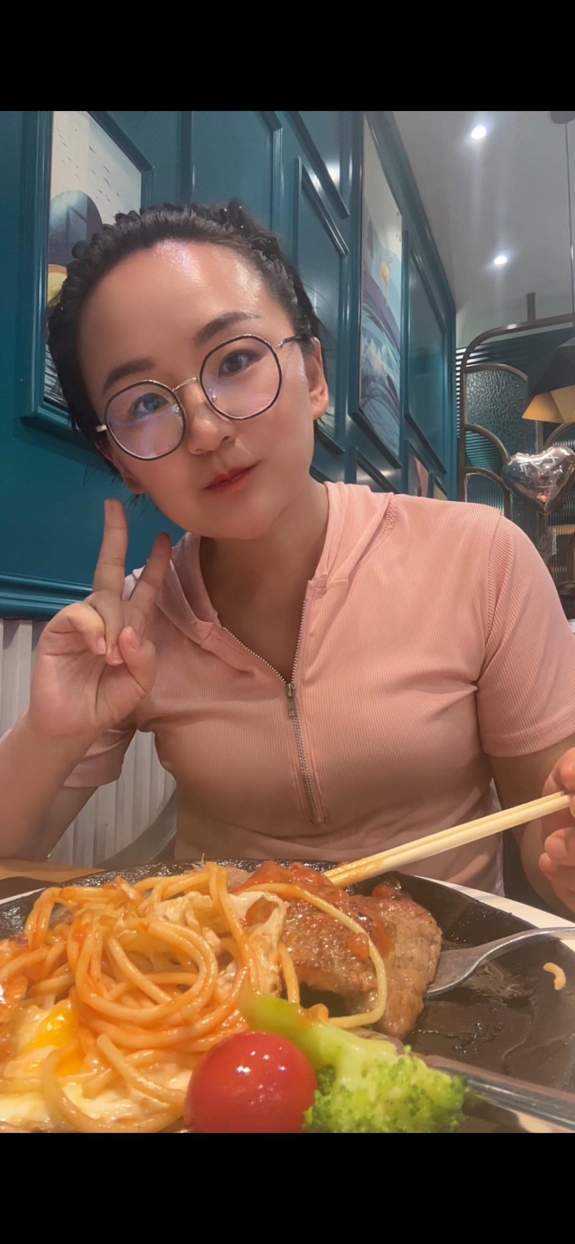 婚姻是围城，有幸进来过，也能勇敢走出来，
告别内耗，拥有属于自己的时间与底气。